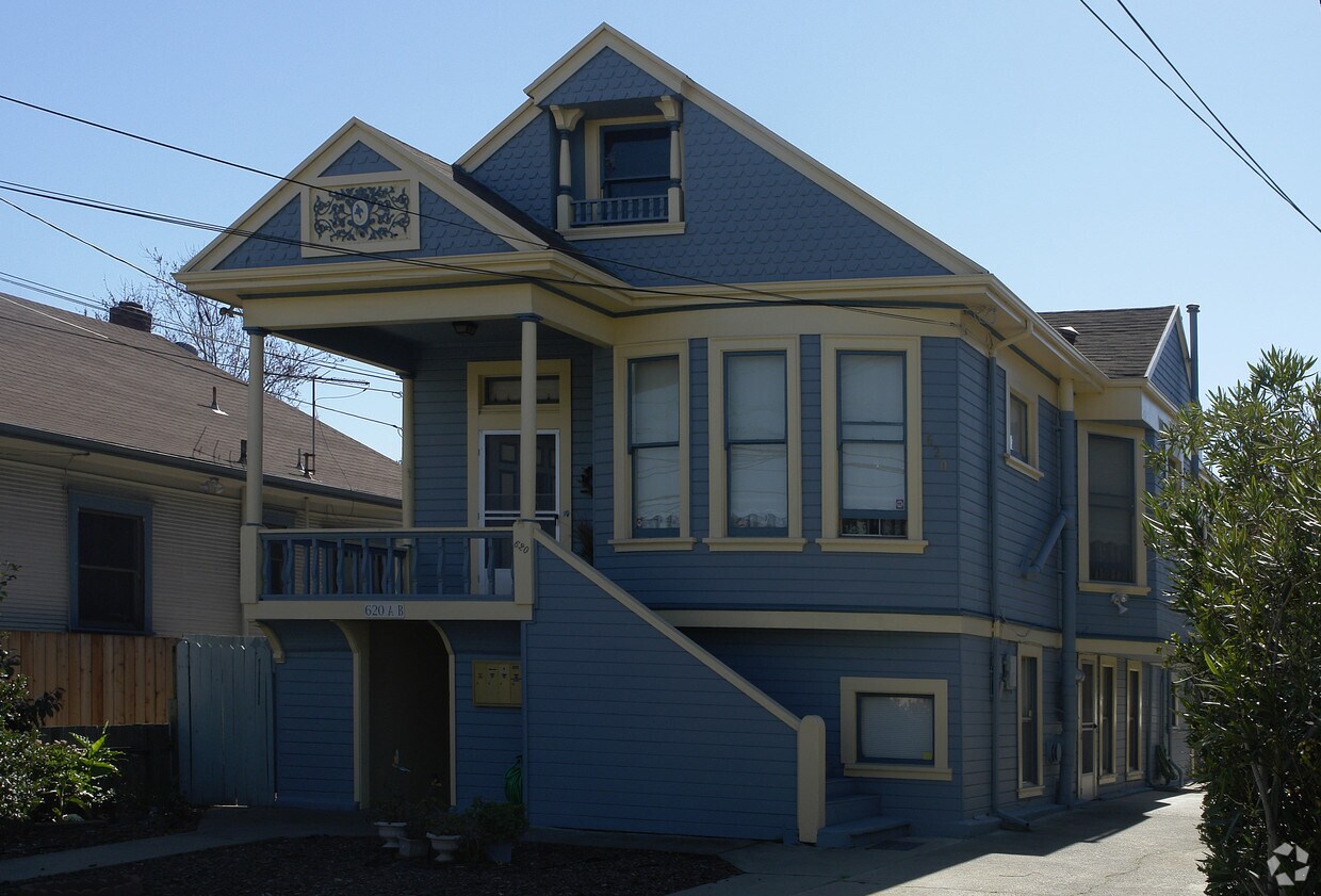Primary Photo - 620 Lincoln Ave