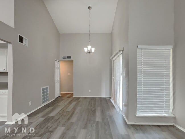 Building Photo - 4220 Caldwell Ave