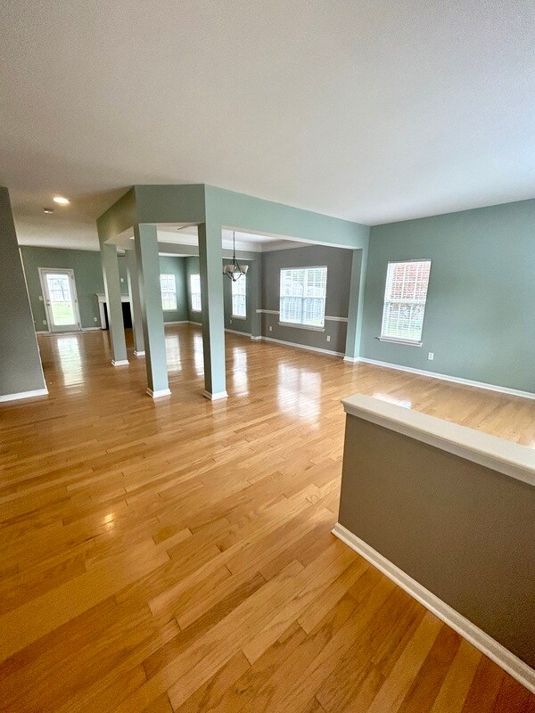 Building Photo - 5915 Parkstone Drive