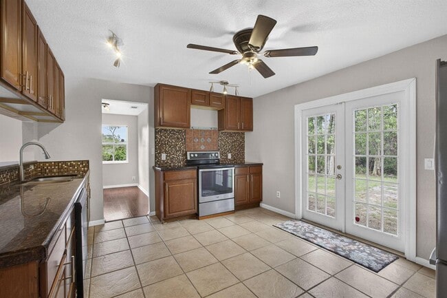 Foto del edificio - 16932 Okeechobee Blvd