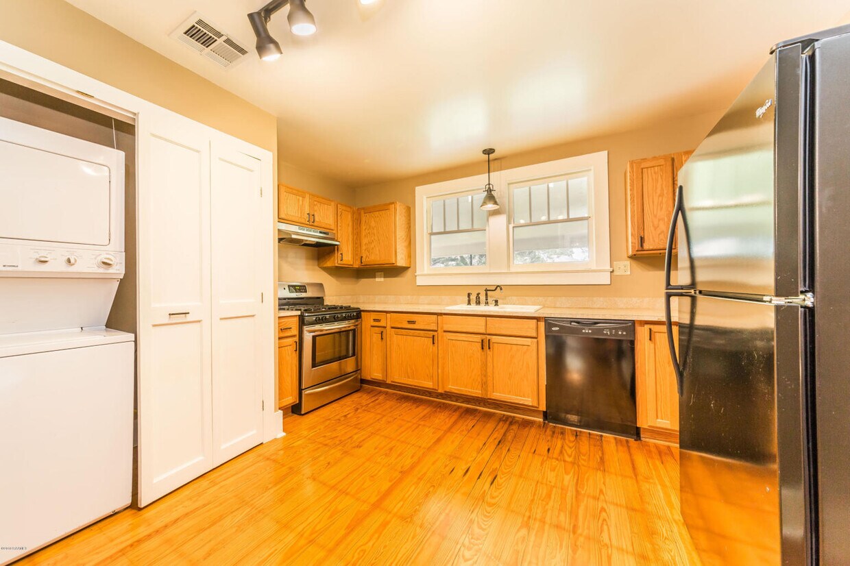 Primary Photo - 428 Berard St.