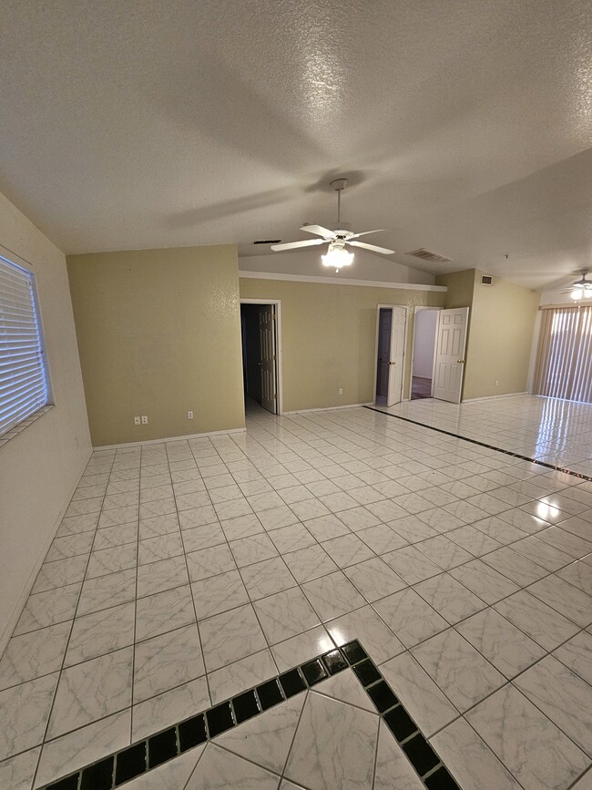 Living Room - 3035 Kiowa Blvd N