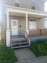 Building Photo - 1210 Oakland St