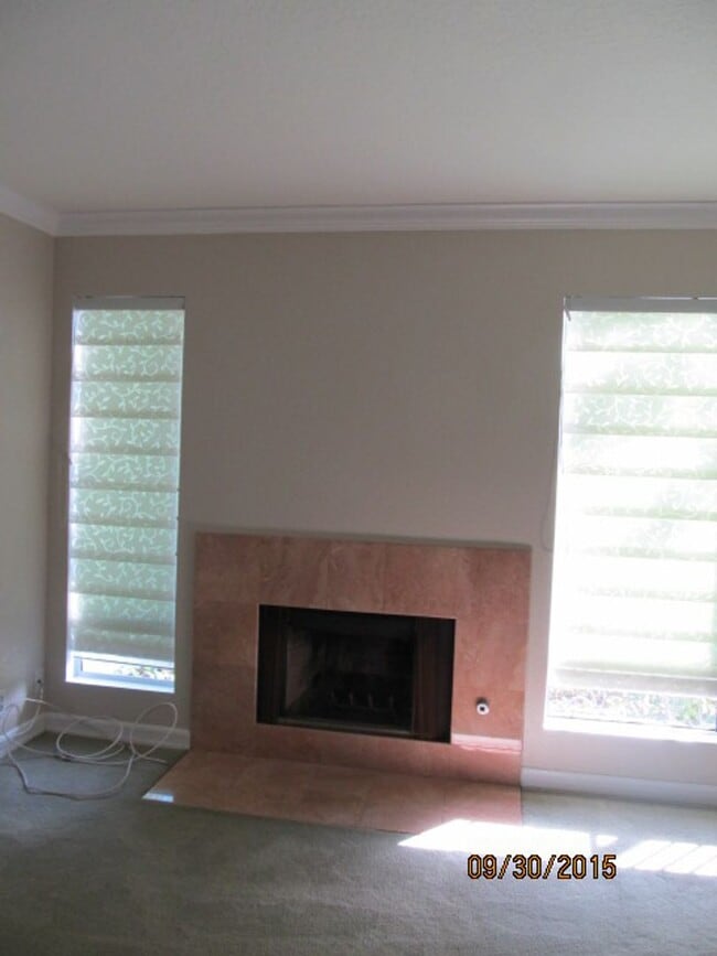 Foto del edificio - LOVELY 2 BR/1.5 BATH, 2 STORY CONDO WITH GARAGE