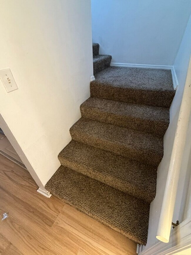 Foto del edificio - Three Bedroom, Two Bath One Car Garage *COMING SOON*