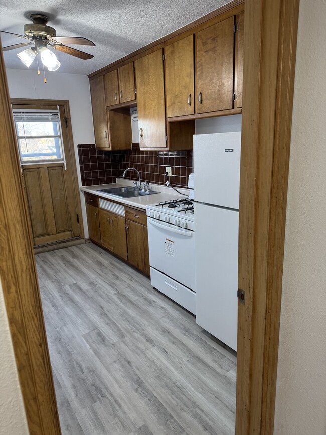 Building Photo - 6643 W Lisbon Ave