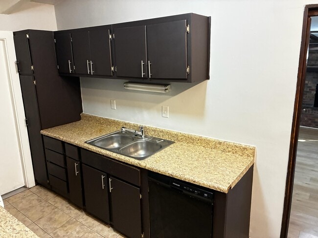 Building Photo - 6407 Terry Parker Dr N