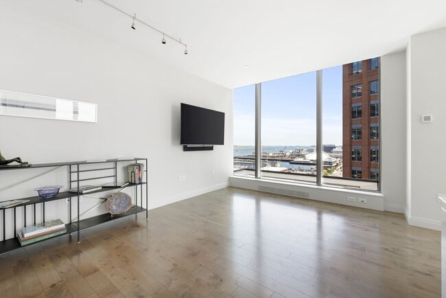 Building Photo - 133 Seaport Blvd