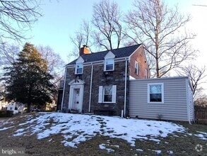 Building Photo - 1000 Janney's Ln
