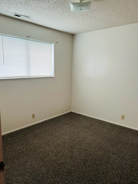 Building Photo - 369 Noble Rd