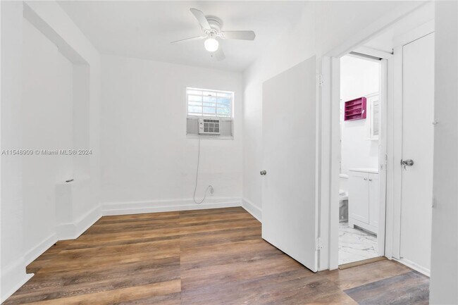 Foto del edificio - 526 SW 3rd St