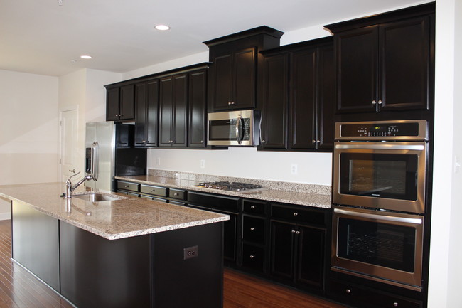 Building Photo - 2847 Golden Gate Ct