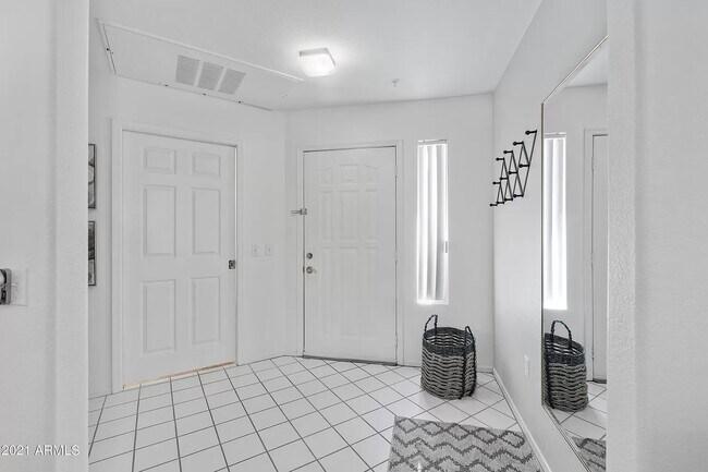 Building Photo - 15050 N Thompson Peak Pky