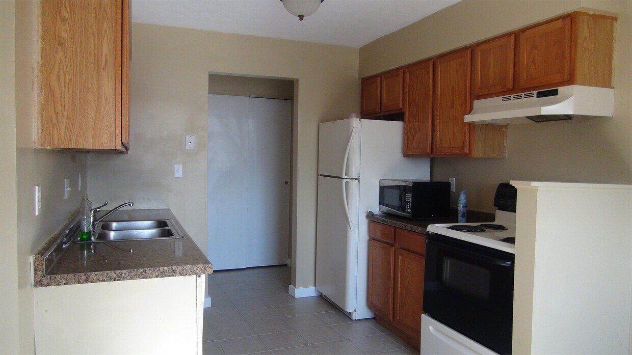 Primary Photo - 5060 Tri County View Dr