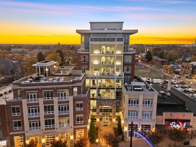 Building Photo - 1145 N High St