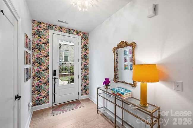 Foto del edificio - 5038 Harrowsmith Ln