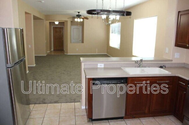 Foto del edificio - 9225 W Milkweed Loop