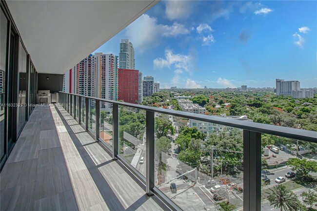 Foto del edificio - 1451 Brickell Ave