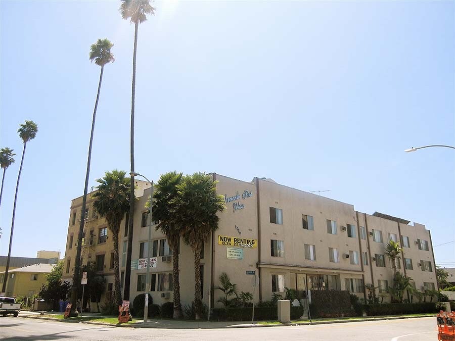 Foto principal - 4100 W 1st St
