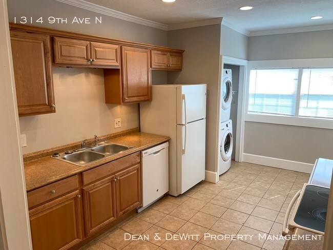 Building Photo - Historic Uptown 2/1 SFH For Rent