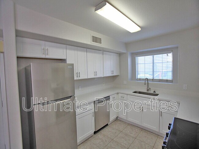 Foto del edificio - 12107 N 79th Dr