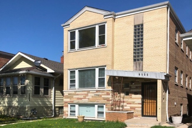 Vista de calle - 6125 S Kilpatrick Ave