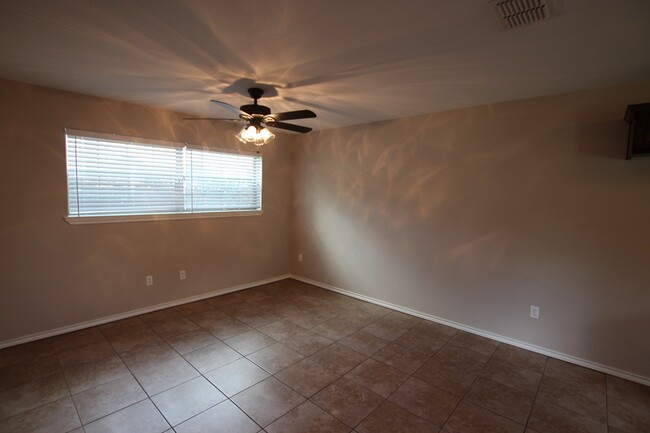 Foto del edificio - Coming Soon! Mission Ranch- 2 Bedroom Dupl...
