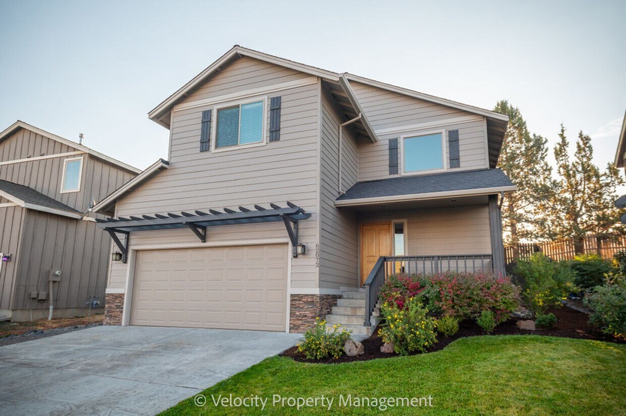 Primary Photo - Modern Home in NE Bend with Private Fenced...