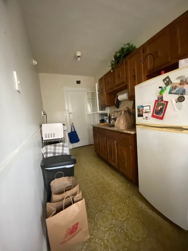 35 Fellsway W Unit 17, Medford, MA 02155 35 Fellsway W Medford, MA