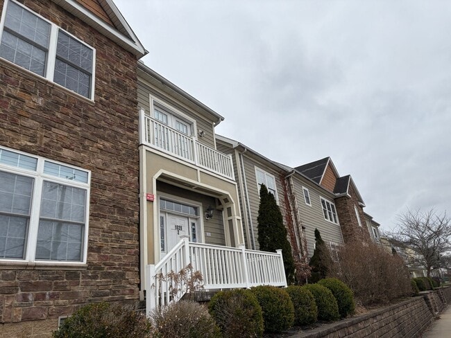 Building Photo - Avery Court