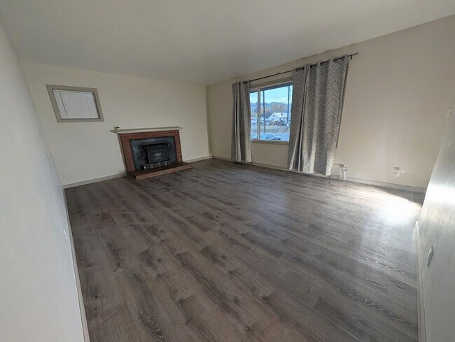 Foto del edificio - Fantastic 3 Bedroom Clarkston House with F...