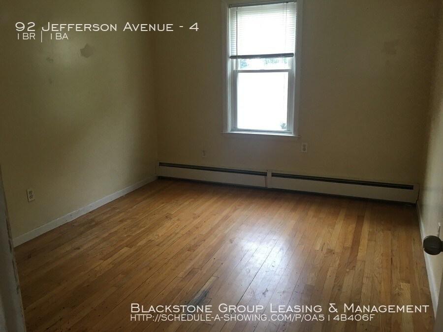 Foto del edificio - 92 Jefferson Avenue