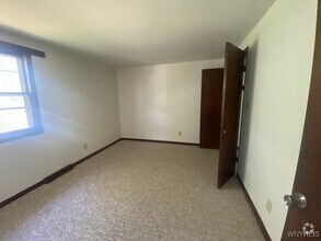 Building Photo - 36 Broezel Ave