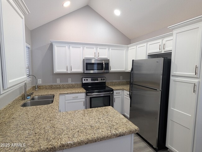 Building Photo - 1633 E Lakeside Dr