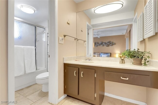 Building Photo - 788 Park Shore Dr