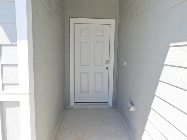 Building Photo - 2226 Laurel Bloom Ln