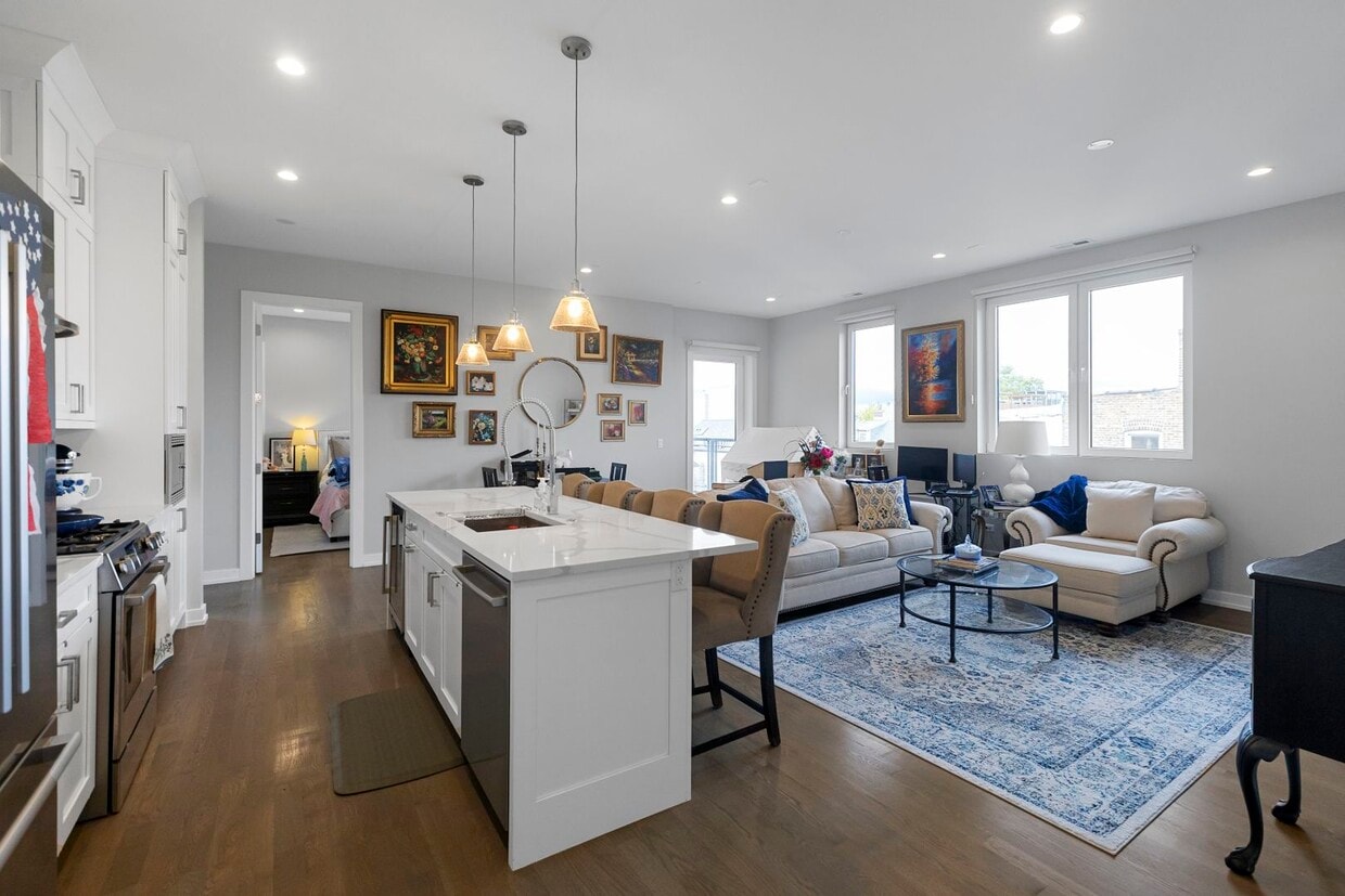 Foto principal - 2205 W Medill Ave