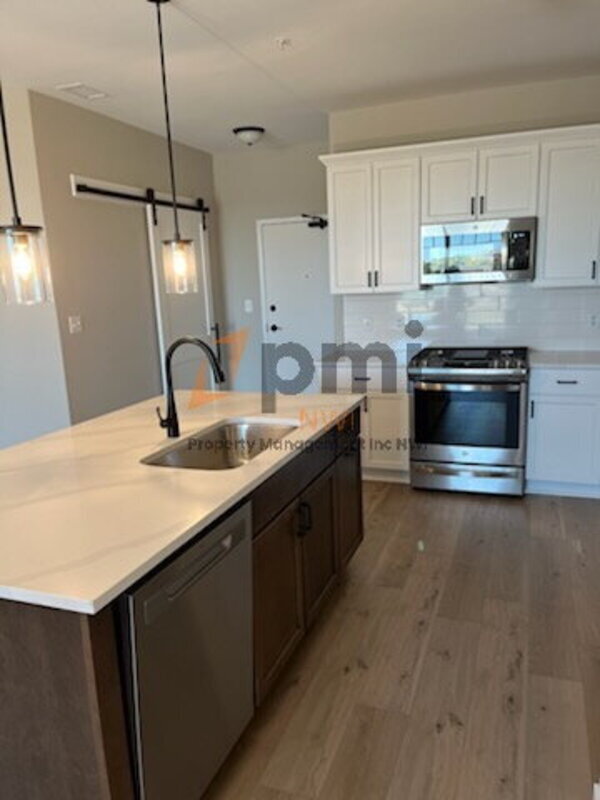 Foto del edificio - 9610 N Centennial Dr