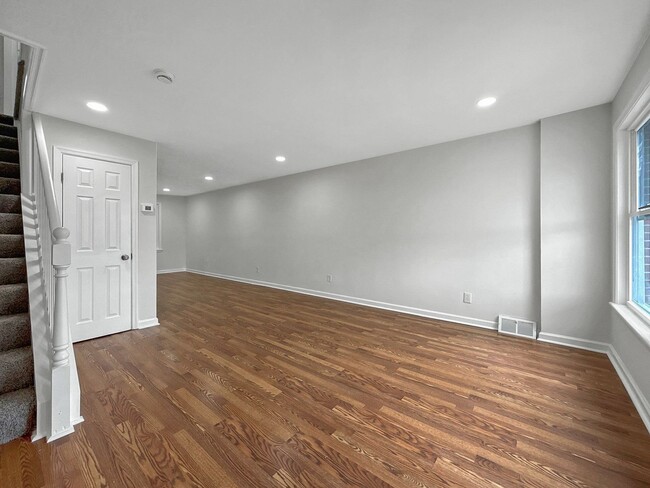 Building Photo - Spacious 3BR Home with Finished Basement & Flex Space