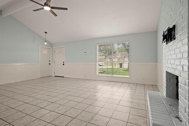 Building Photo - 16310 Cypress Valley Dr