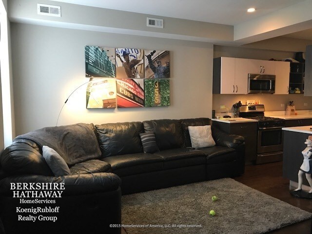 Foto del edificio - 2048 W Webster Ave