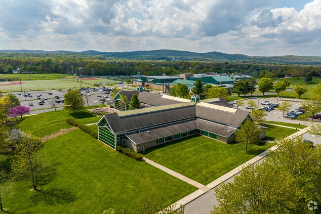 Residents can visit the Public Library in Montville, NJ.