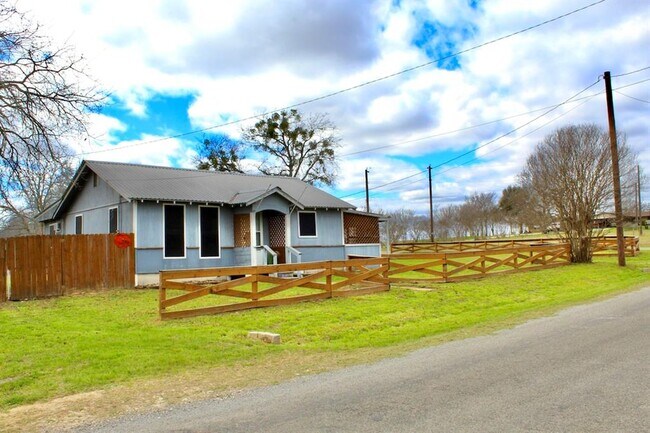 Foto del edificio - 1221 Giddings St