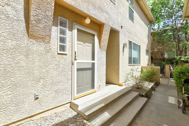 Foto del edificio - 7817 Louisiana Blvd NE