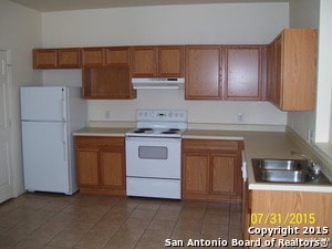 Building Photo - 5040 Anacacho St