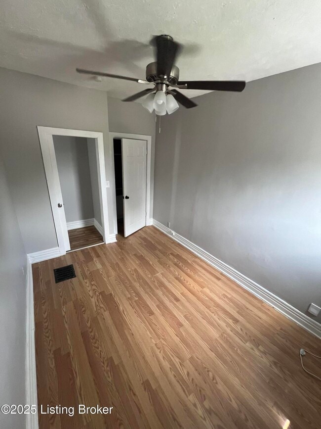 Foto del edificio - 1342 Hickory St