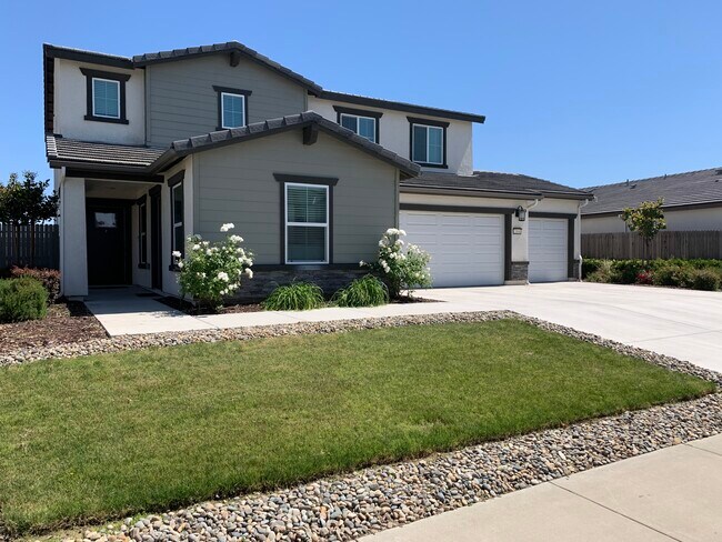 Foto del edificio - 2104 Redding Way