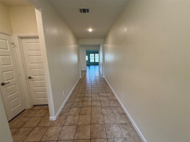 Foto del edificio - 5522 Carlisle Ave