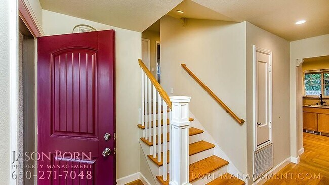 Foto del edificio - 65 Burbank Ave