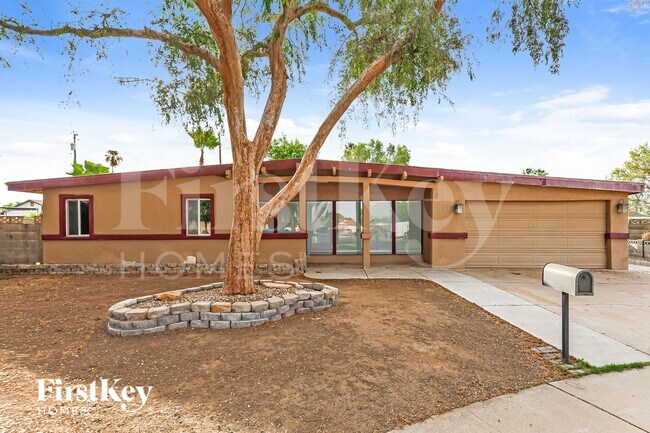 Building Photo - 2028 W Schell Dr